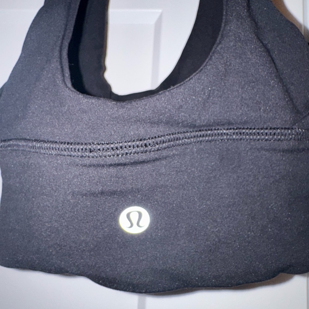 Black brand new Lululemon bra size 2 women - Picture 9 of 9